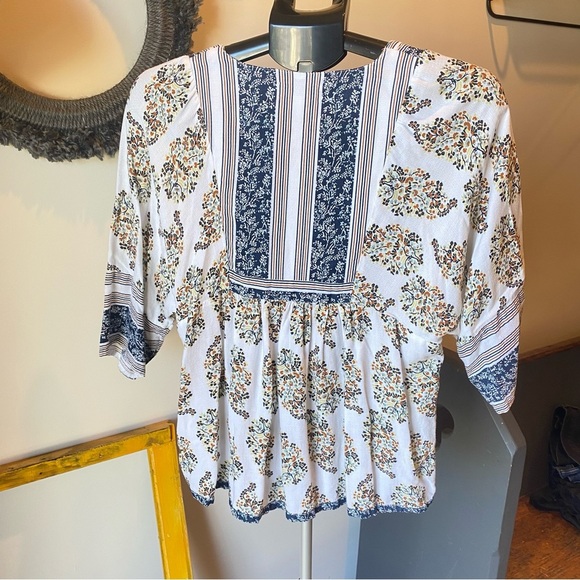 Lucky Brand Floral V-Neck Blouse - Blue and White - Picture 4 of 4